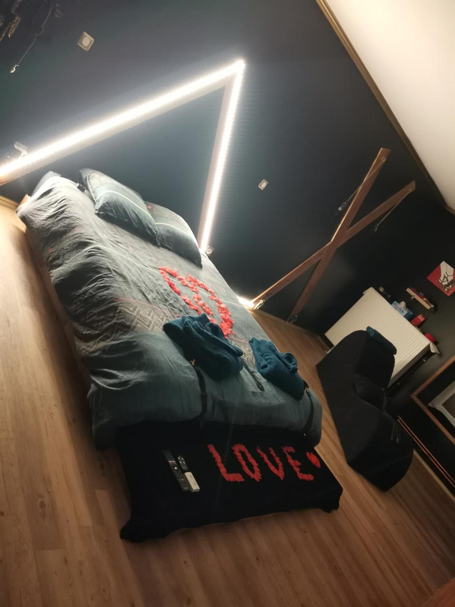 Love-Room L'Eden Du Desir Vecqueville Dış mekan fotoğraf